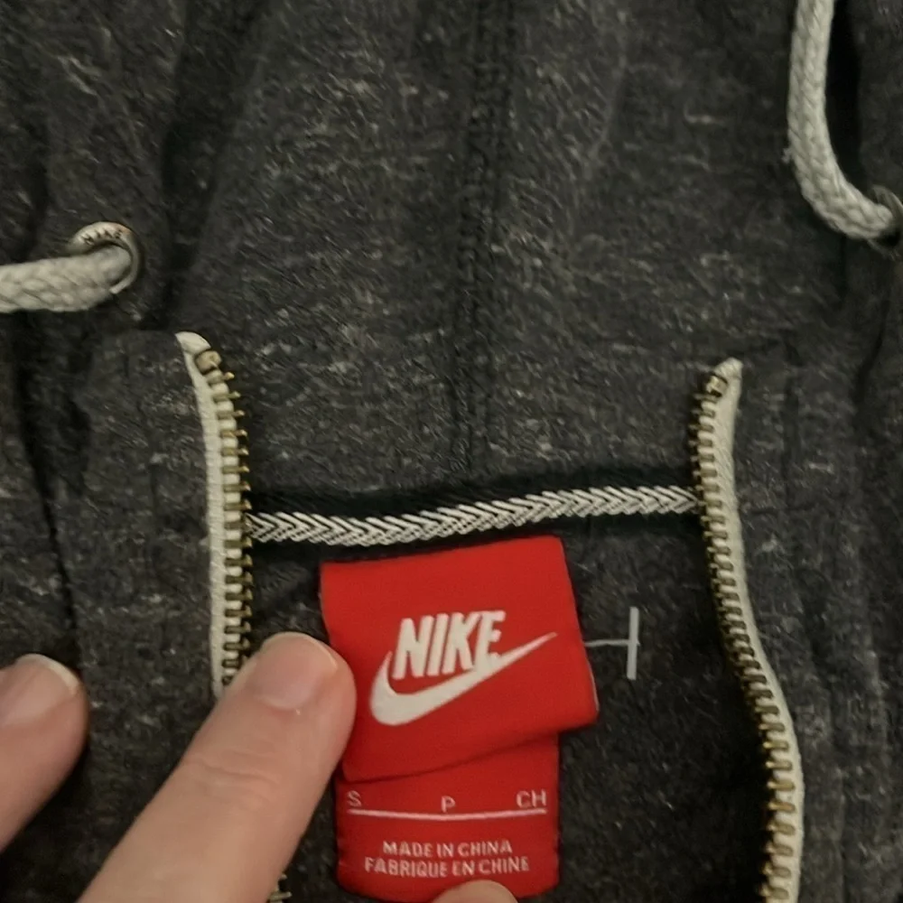 Nike- full zip gray jacket (Vintage red Nike tag)